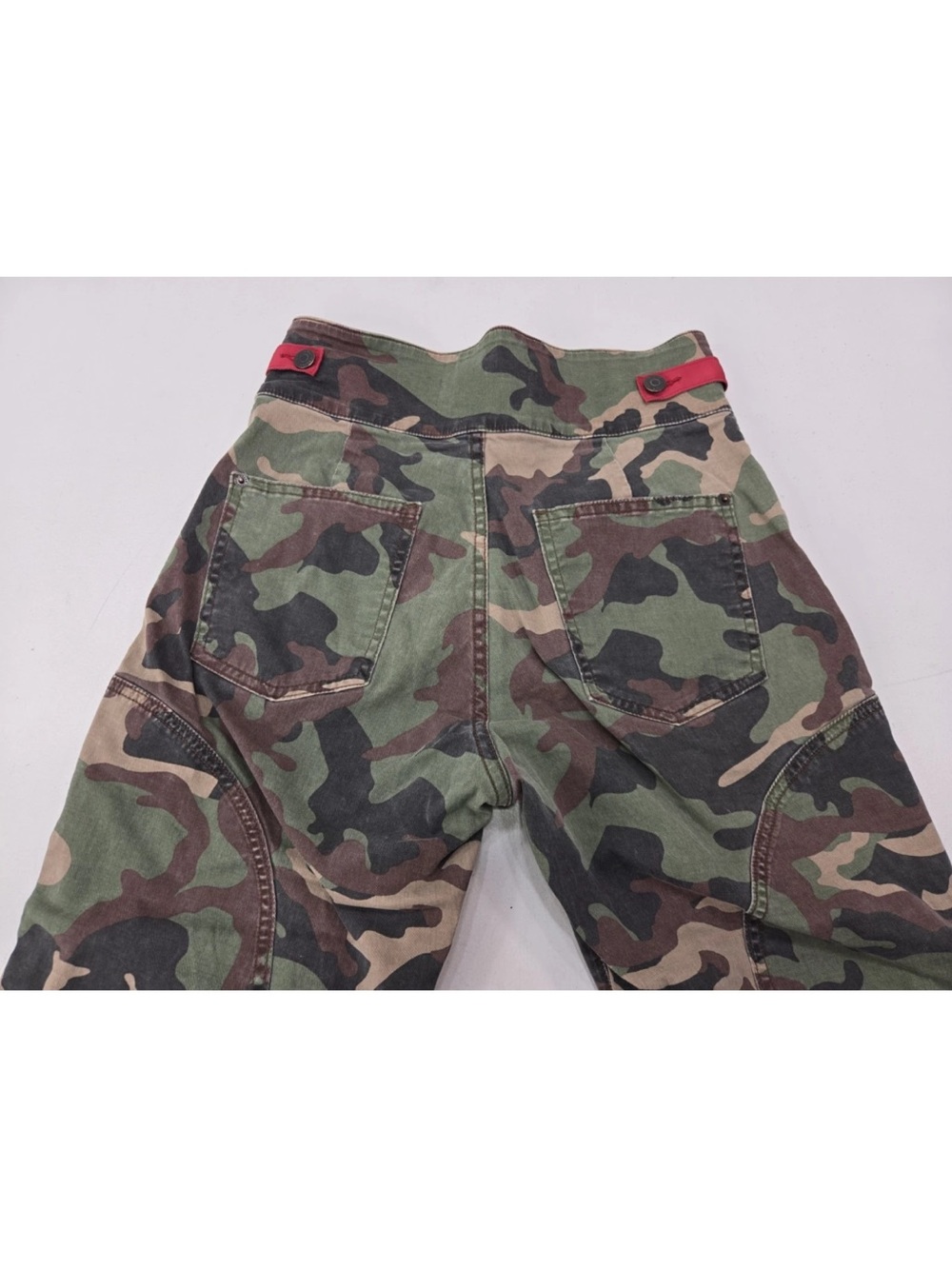 Veronica Beard Kane Tapered Jeans Green Camo High Rise Utility Size 28 Womens - Picture 4 of 13